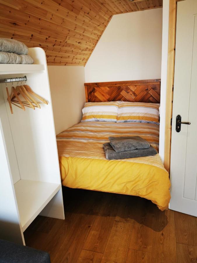 Gowanview Glamping Hotel Banff Bagian luar foto