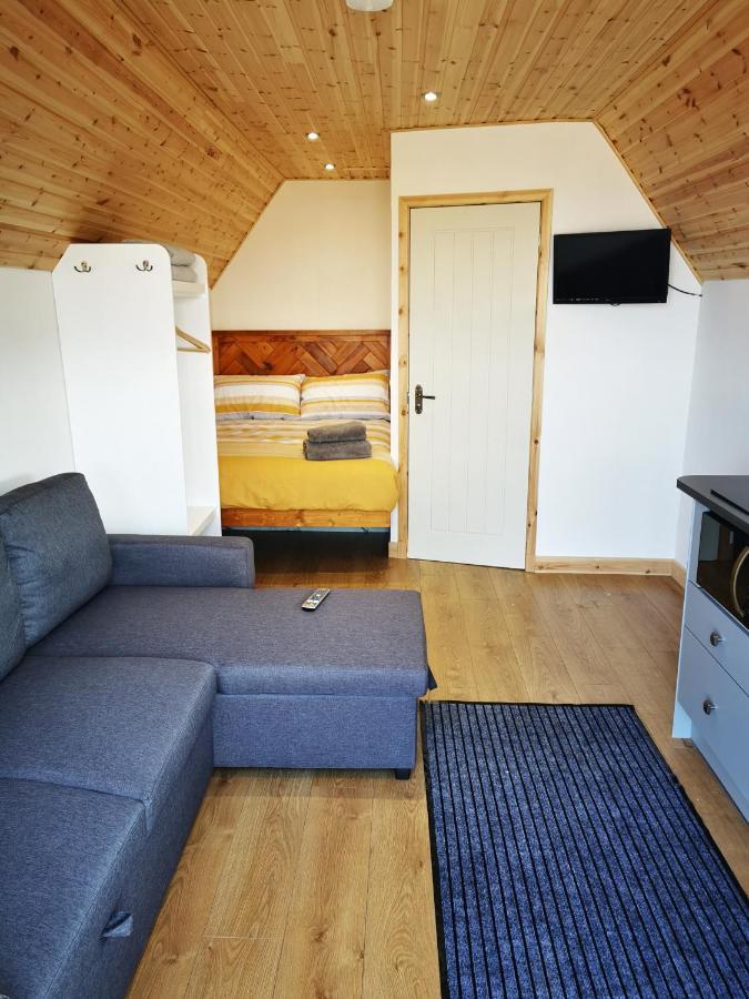 Gowanview Glamping Hotel Banff Bagian luar foto