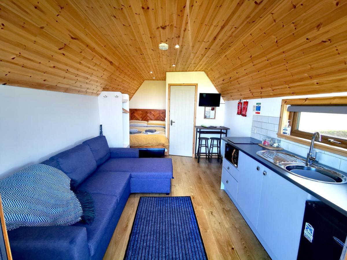 Gowanview Glamping Hotel Banff Bagian luar foto
